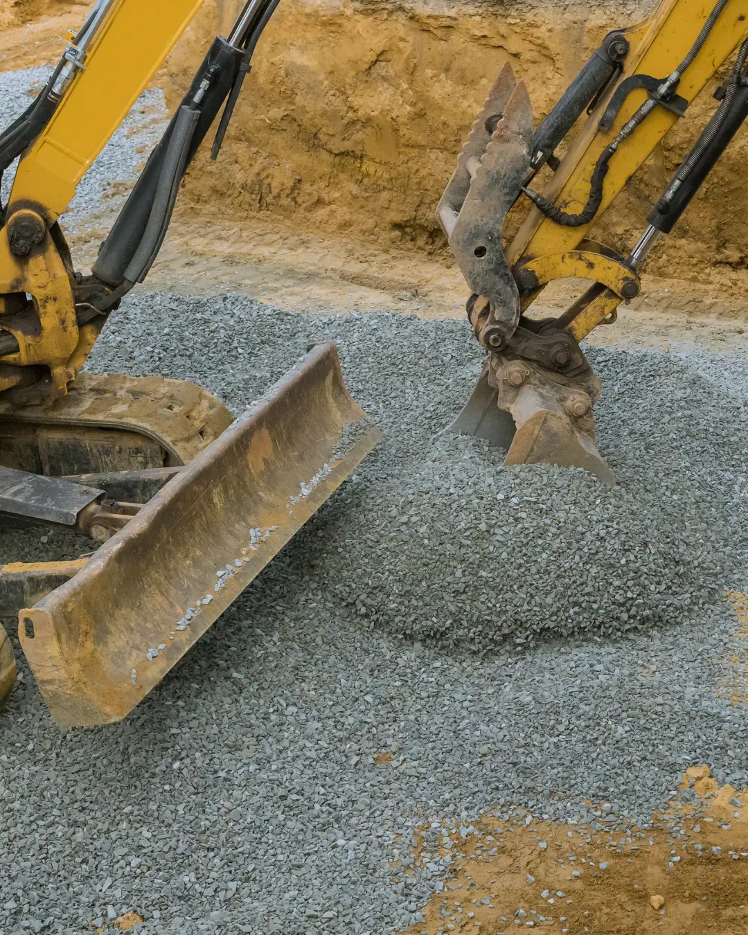 Préparation du terrain avec engin de terrassement